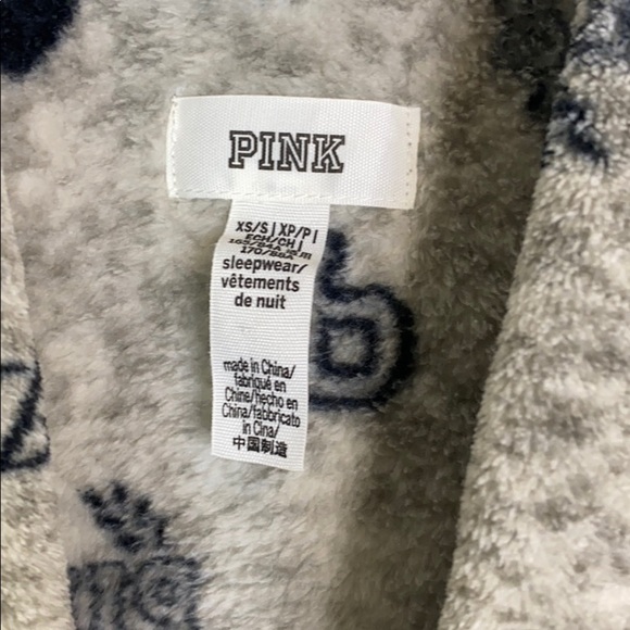 PINK Victoria’s Secret Gray Teddy Robe Size XS/S - Picture 5 of 7